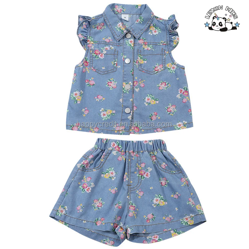 LEZONKIDS - Conjunto de roupas de verão para meninas com estampa personalizada, manga voada, shorts de jeans florais, duas peças